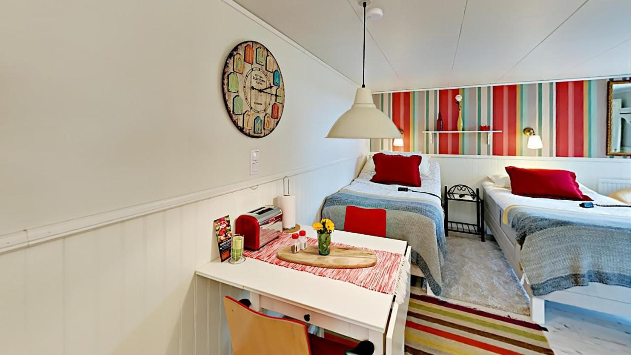 Woodstock B & B Studios Balsta Экстерьер фото